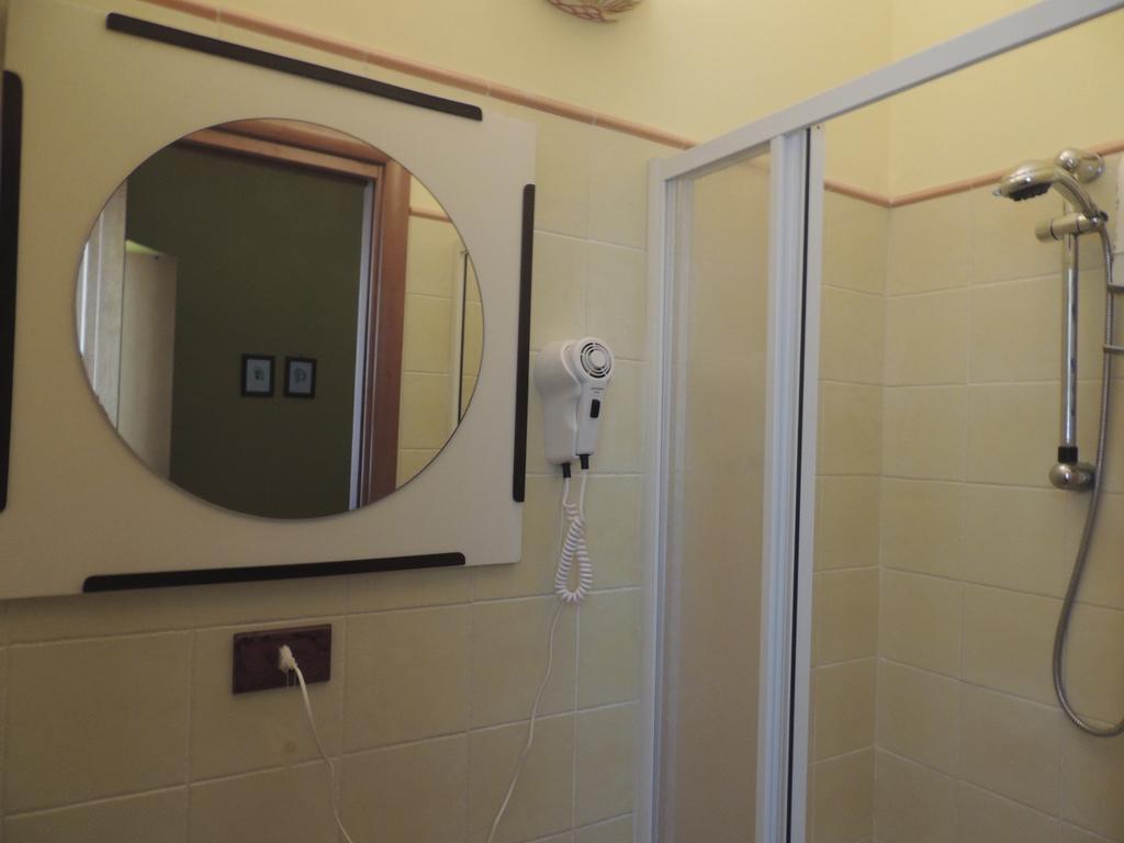 The Oaks Bed & Breakfast Spigno Saturnia Room photo